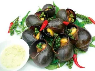 Hình ảnh ốc bưou nướng tiêu xanh