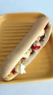 Hình ảnh 2 bánh mì que tê trứng 