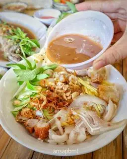 Hình ảnh Bún mắm nêm tai heo 