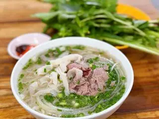 Hình ảnh Phở Tái lá sách