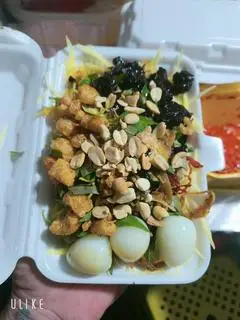 Hình ảnh bánh tráng trộn full toping 