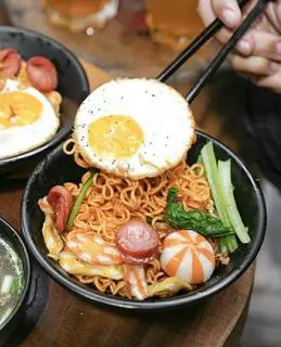 Hình ảnh Mì trộn thập cẩm