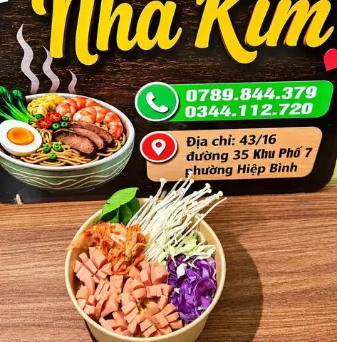 Hình ảnh mì trộn ìnomie xúc xích