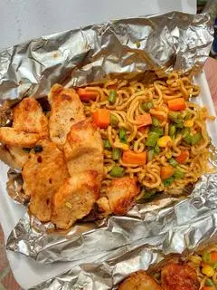 Hình ảnh Mì trộn nem lụi
