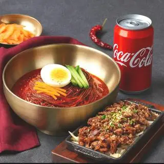 Hình ảnh Mì lạnh + Thịt heo tương tỏi áp chảo