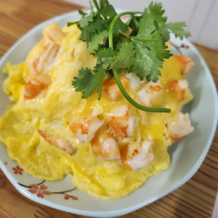 Hình ảnh Cơm chiên tôm phủ trứng 