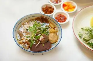Hình ảnh Bún bò đặc biệt
