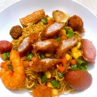 Hình ảnh Mì trộn thập cẩm nem chua