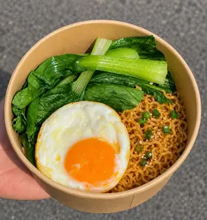 Hình ảnh Mì trộn indo Trứng