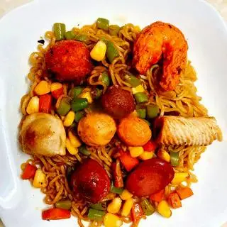 Hình ảnh Mì trộn thập cẩm