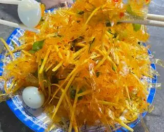 Hình ảnh bánh tráng trộn khô mực vs bò đen 