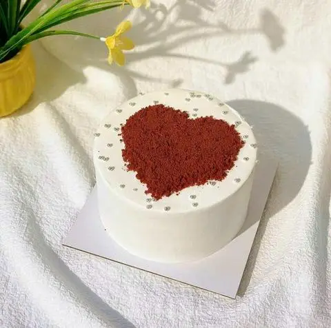 Hình ảnh bánh kem trái tim mẫu 6