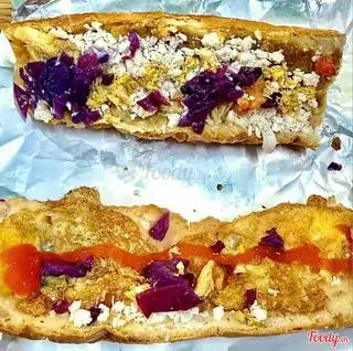 Hình ảnh Bánh mì pate gạch cua