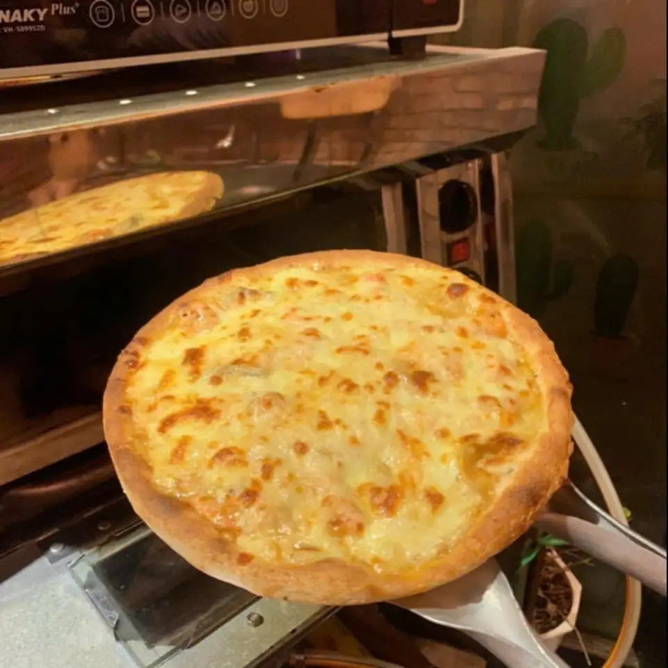 Hình ảnh Pizza Cá Hồi Sốt Miso Đặc Biệt