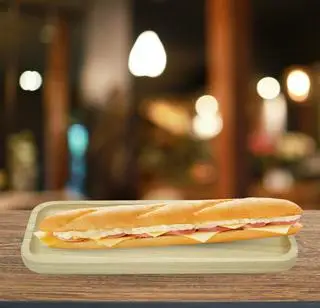 Hình ảnh Bánh Mì Que - Xúc Xích Phomai