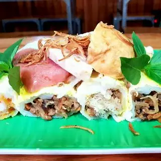 Hình ảnh Bánh cuốn thập cẩm trứng