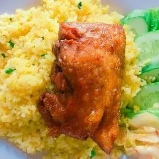 Hình ảnh Cơm Chiên Má Đùi Chiên 
