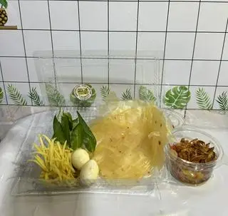 Hình ảnh Bánh tráng chấm bơ + trứng cút