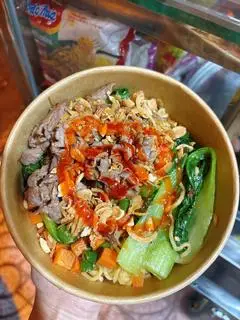 Hình ảnh Mì trộn indomie bò