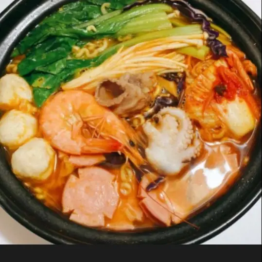 Hình ảnh mỳ cay kim chi thập cẩm