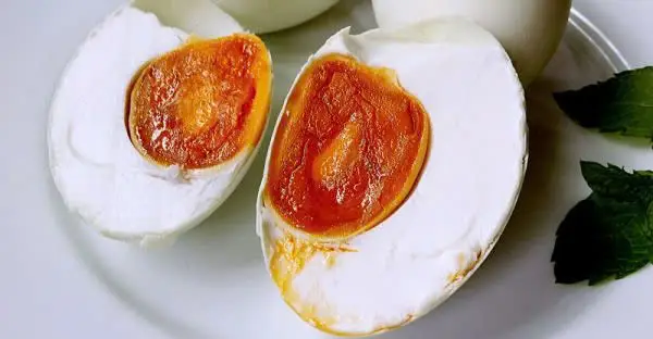 Hình ảnh Trứng hột vịt muối