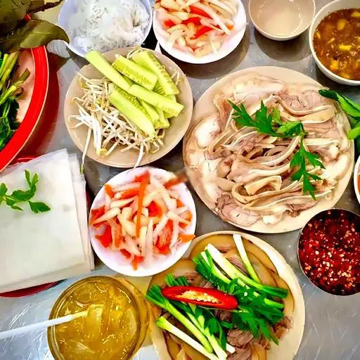 Hình ảnh Bánh Tráng Cuộn Rau Rừng Lỗ Tai Heo - Phần 2 Người