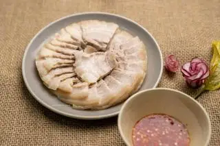 Hình ảnh Cơm thịt ba chỉ luộc