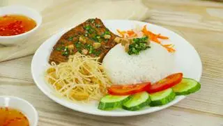 Hình ảnh Cơm sườn - bì