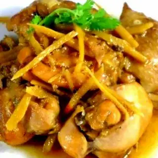 Hình ảnh Cơm gà kho gừng