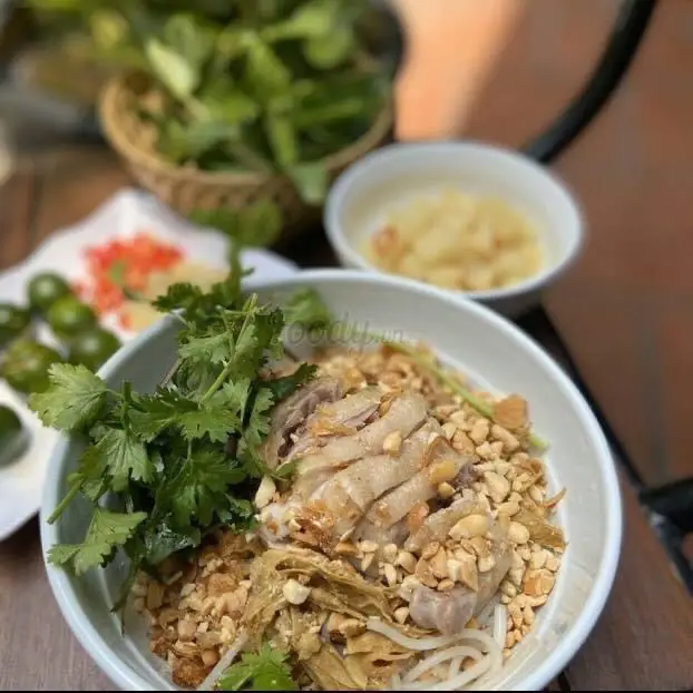 Hình ảnh Miến ngan trộn đùi *