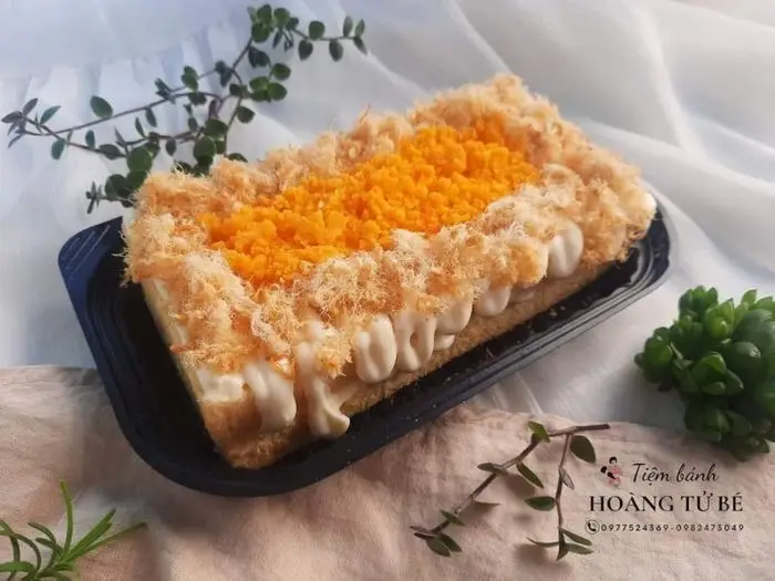 Hình ảnh Bánh bông lan trứng muối size lớn