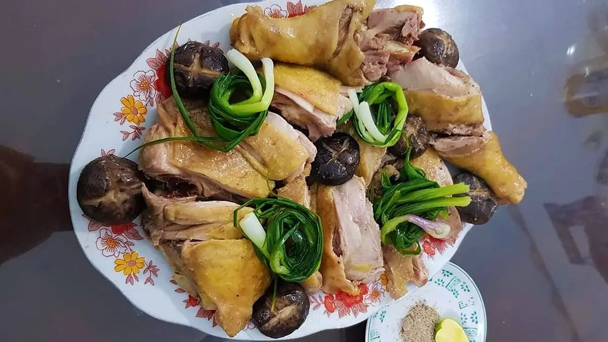 Hình ảnh Gà Ta Hấp Hành - Nửa Con - Chặt Sẵn