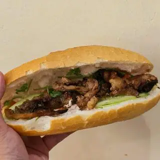Hình ảnh Bánh Mì Heo Nướng