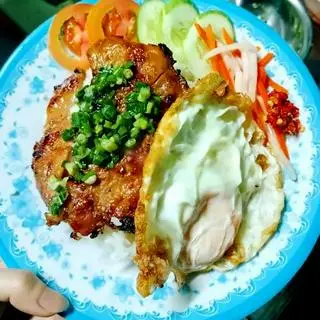 Hình ảnh Cơm sườn ốp la