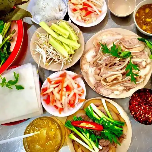 Hình ảnh Bánh Tráng Cuộn Rau Rừng Lỗ Tai Heo - Phần 1 Người