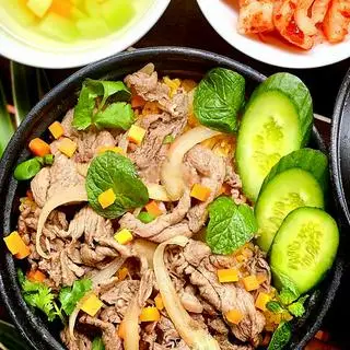 Hình ảnh Cơm thố bò