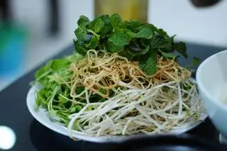 Hình ảnh Râu Thêm