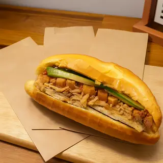 Hình ảnh Bánh mì chả bì chay - vegetarian sausage - shredded tofu skin banh mi
