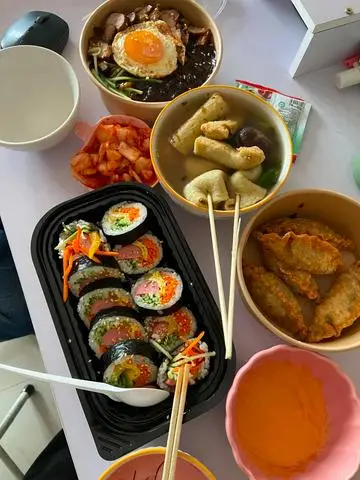 Hình ảnh Mì tương đen mix mandu