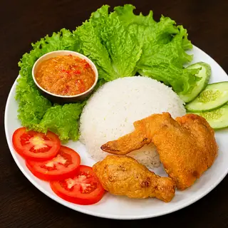 Hình ảnh Cơm cánh gà giòn