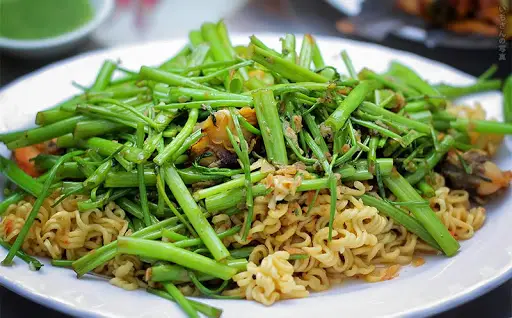 Hình ảnh Mì Xào Rau Muống (2 vắt)