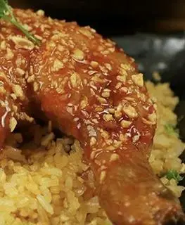 Hình ảnh Cơm Gà Mắn Tỏi ( đùi tỏi ) + Tặng Kèm Canh Súp