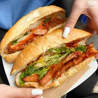 Hình ảnh Bánh Mì Nem Nướng Đặc Biệt