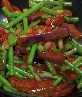 Hình ảnh 茄子烧豆角/ Cà tím đậu đũa kho / Eggplant and green beans stir-fry