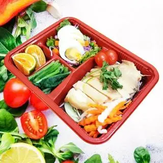Hình ảnh Gà luộc salad bữa ăn lành mạnh