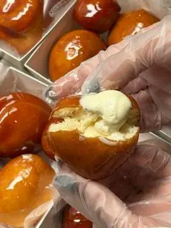 Hình ảnh Donut caramel hottrend ( 1 hộp 1 bánh ) 
