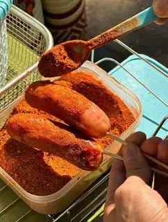 Hình ảnh Lạp Xưởng Nướng Đá