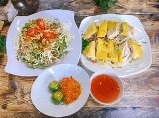 Hình ảnh Gà chặt lá chanh góc tư cánh