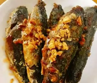 Hình ảnh Cơm Cá Nục Chiên Mắm tỏi