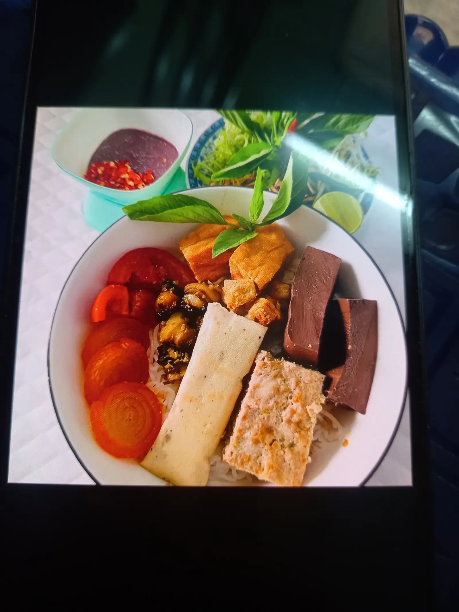 Hình ảnh Bún riêu - chả cua - nạt xoắt
